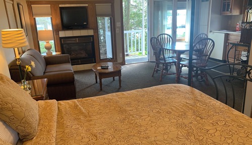 Luxury Cottage, 1 Queen Bed, Kitchen, Bay View