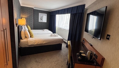 Family Cabin, Multiple Beds