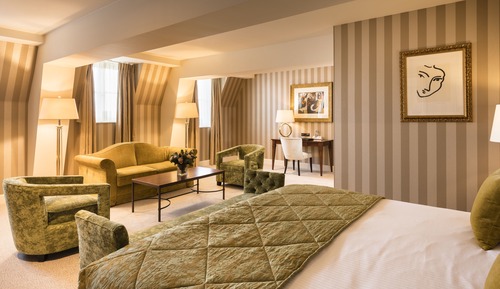 Deluxe Suite