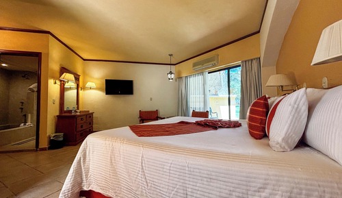 Junior Suite, 1 King Bed