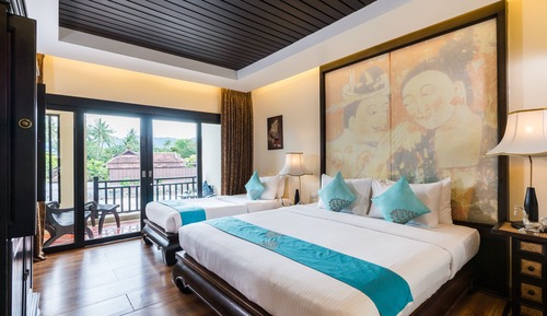 Deluxe Suite Sea View - Free one way airport transfer