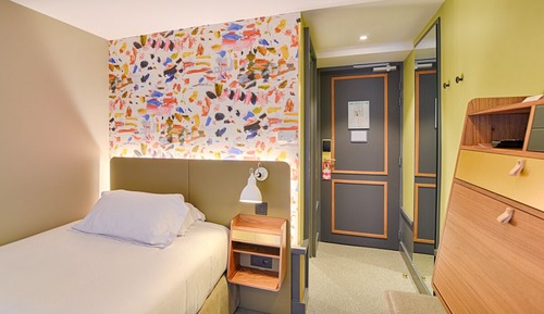 Single Room (Act I)
