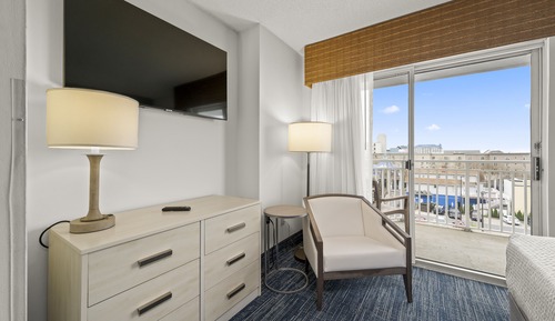 Single Room, 1 King Bed, Non Smoking, City View