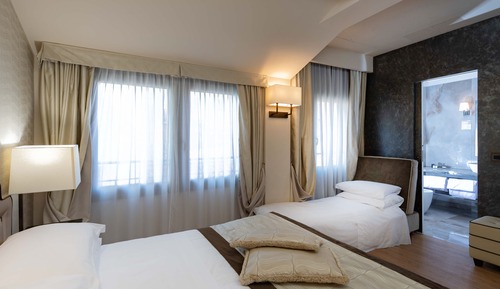 Triple Room (Charming - Internal View)