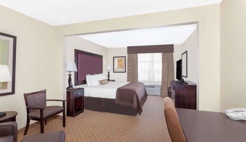 Suite, 1 King Bed, Non Smoking