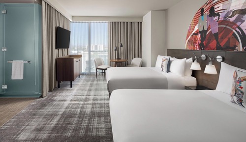 Standard Room, 2 Double Beds (Mobility/Hearing Access, Roll-in Shwr)