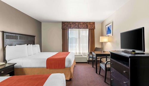Suite, 2 Queen Beds, Non Smoking, Microwave