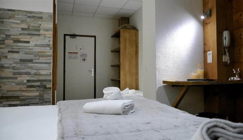 Twin room (forest view)