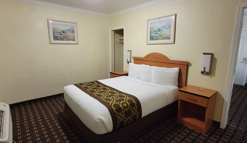 Deluxe King & Queen Suite with Kitchenette, Non Smoking