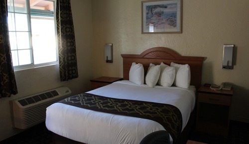 Standard Room, 1 Queen Bed, Non Smoking