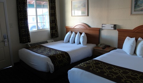 Deluxe Family Suite with 3 Queen Beds & Kitchenette, Non Smoking