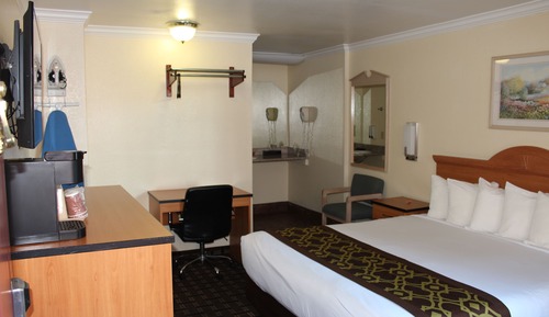 Standard Room, 1 King Bed, Non Smoking