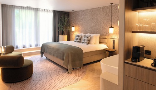 Junior Wellness Suite with sunshower ( Including Spa Access) 