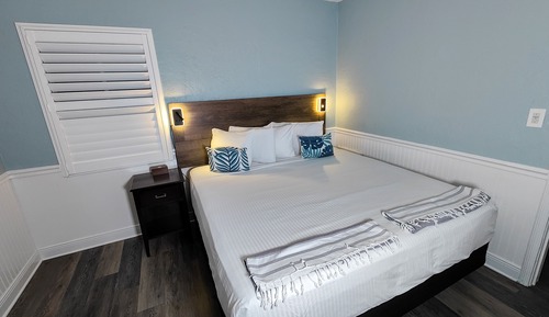 Suite, 1 King Bed, Bay View (Across the street from beach)