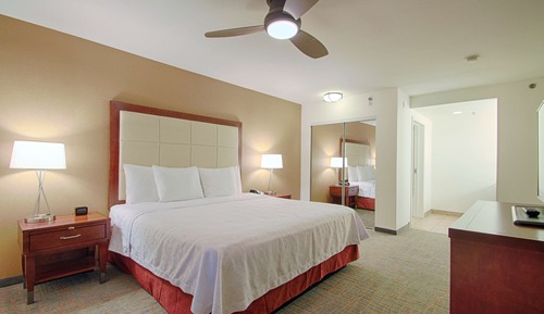 Suite, 1 King Bed, Accessible, Non Smoking (Hearing)