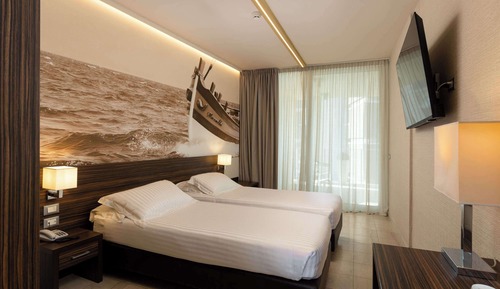 Classic Room, 2 Twin Beds, Terrace