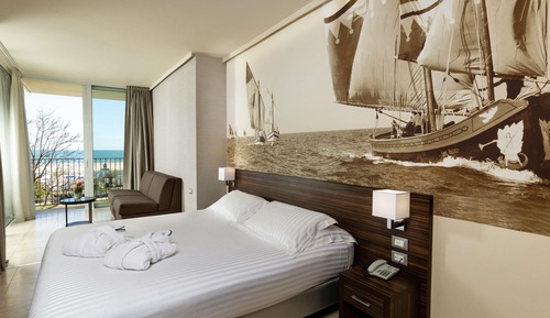 Privilege, Room, 1 Double Bed, Terrace, Sea View