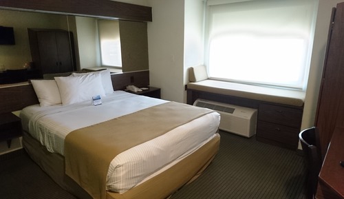 Standard Room, 1 Queen Bed