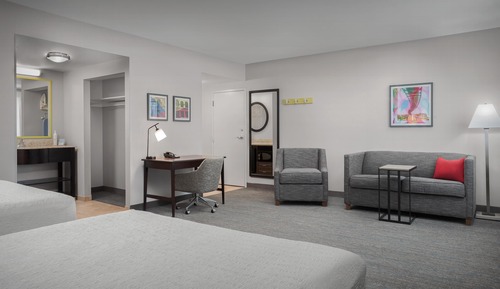 Studio, Non Smoking (Two Queens with Sofa bed)