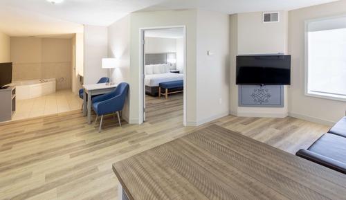 Suite, 1 King Bed (Whirlpool)