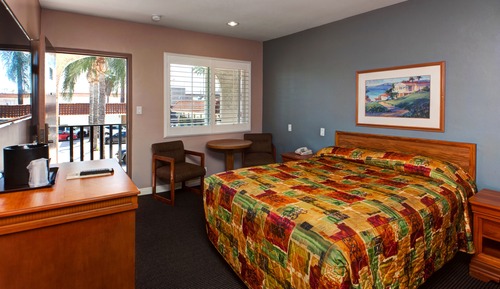 Standard Room, 1 Queen Bed