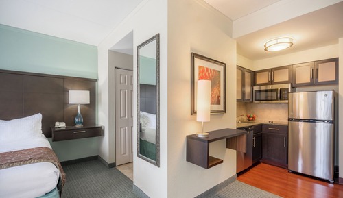 Studio Suite, 2 Queen Beds, Kitchen