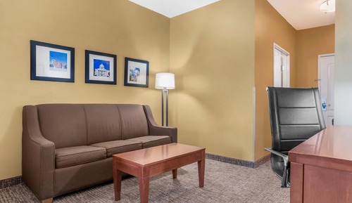 Suite, Multiple Beds, Accessible, Non Smoking