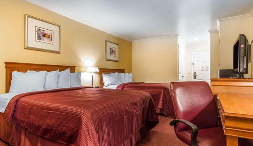 Standard Room, 2 Queen Beds, Non Smoking