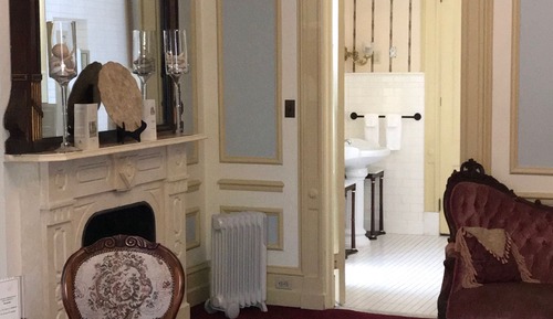 Deluxe Room, 1 King Bed (George)