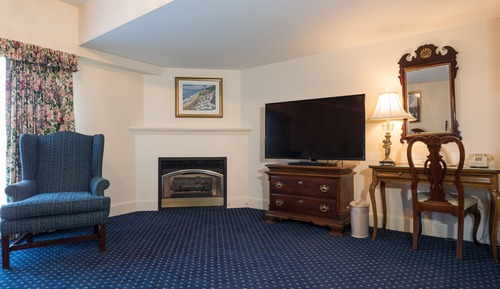 King Room, First Floor - Handicap Accessible