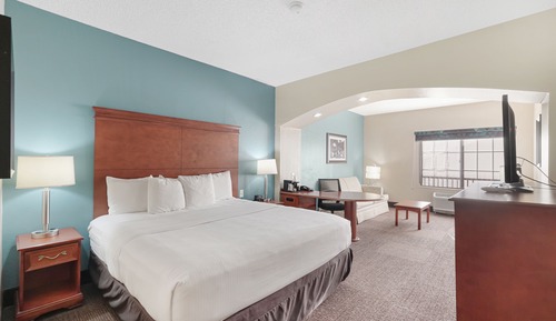 Deluxe Studio Suite, 1 King Bed, Non Smoking