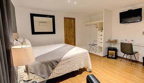 Superior Room, 1 King Bed