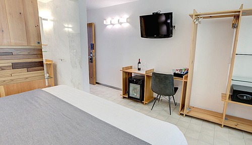 Deluxe Room, 1 King Bed, Balcony