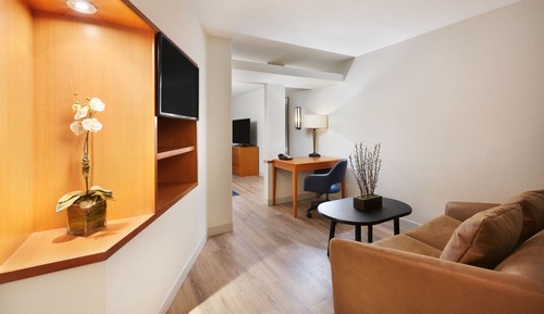Suite, 1 Bedroom (Hearing Accessible)
