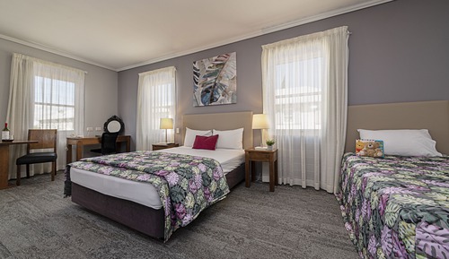 Interconnecting Standard Room