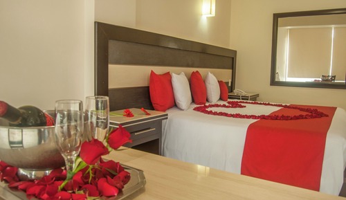 Deluxe Suite, 1 King Bed (Master)