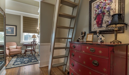 Loft, Multiple Beds