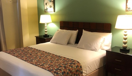 Standard Studio, 1 Queen Bed, Refrigerator & Microwave