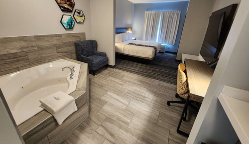 Deluxe Room, 1 King Bed, Non Smoking