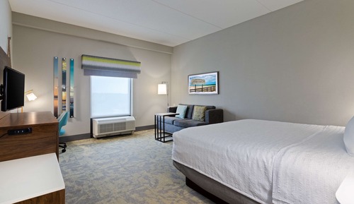 Deluxe, One King Bed, Non-Smoking