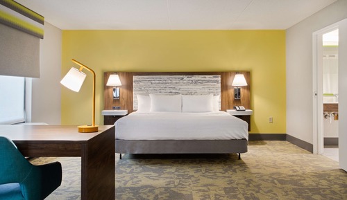Suite, 1 King Bed, Accessible, Non Smoking