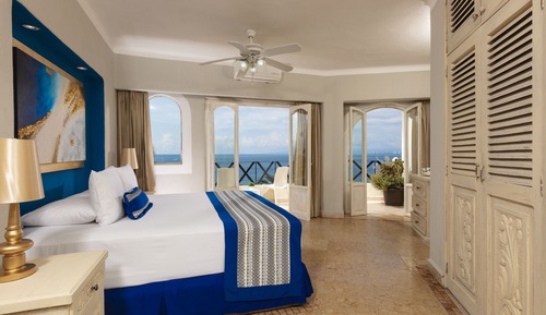 Breezy Blue Jr Suite