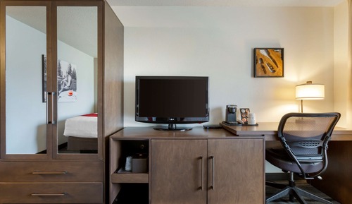 Standard Room, 2 Queen Beds, Non Smoking, Refrigerator & Microwave (Pet Friendly)