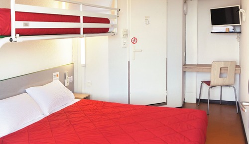 Standard Room, Multiple Beds (1 Double and 1 Single bed)
