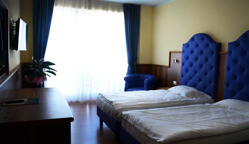 Deluxe Double Room, Lake View (2 pax)