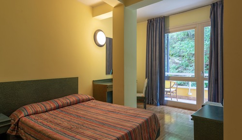 Standard Double or Twin Room (2 pax)