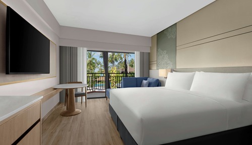 Premier Room, 2 Twin Beds, Non Smoking, Pool View
