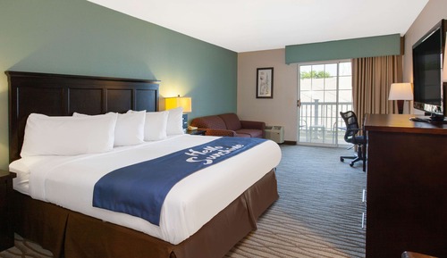Deluxe Room, 1 King Bed with Sofa bed, Non Smoking