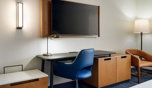 Room, 1 King Bed, Non Smoking (Mobility/Hearing Accessible, Tub)