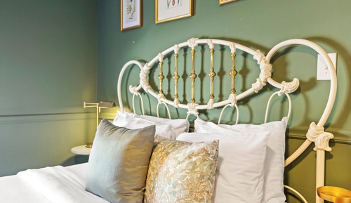 Petite Bedroom